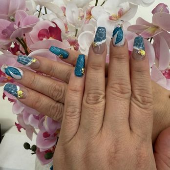 Hannah Lash and Brows - Nail - Eyelash Service Near Me - Westminister, California