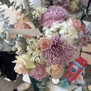 800 Rose Big - What he charged for 170!! Dies after 5 days - Florists Near Me - Newport Beach, California 800 Rose Big - What he charged for 170!! Dies after 5 days - Florists Near Me - Newport Beach, California
