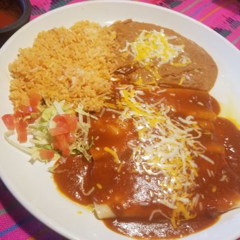 Si Amigos - Omg! This enchilada sauce is TO DIE FOR!!! SOOOOOOOO good!! - Mexican Near Me - Reno, Nevada