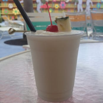 Petals Pool Bar - Piña Colada - Bars Near Me - Lake Buena Vista, Florida Petals Pool Bar - Piña Colada - Bars Near Me - Lake Buena Vista, Florida