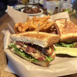 Kelly’s Sports Pub & Grille