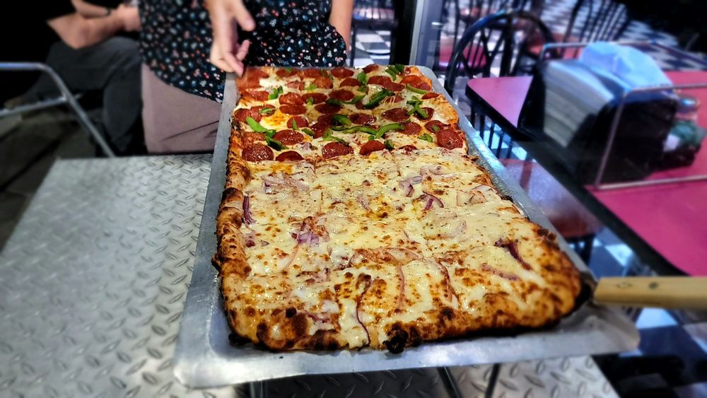 Food from Fox's Pizza Downtown