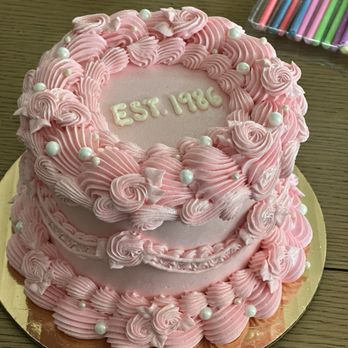 Oakleaf Cakes - Vanilla Bean Cake with Strawberry Buttercream Frosting - Bakeries Near Me - Boston, Massachusetts