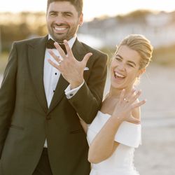 Makeup By Nicole Pierce - Natural Bridal Makeup
Cape Cod Wedding
Makeup by Nicole Pierce
Molly Quill Photography
