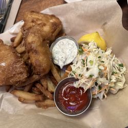 Browns Socialhouse - Fish and chips