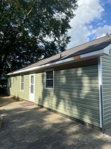 Slide of O&V Roofing