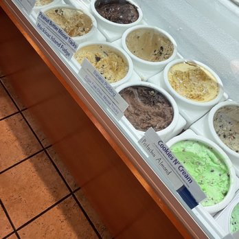 Astoria Pastry Shop - Bakeries Near Me - Royal Oak, Michigan
