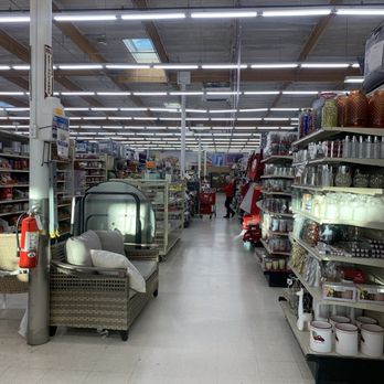 Big Lots - The floors could use a good cleaning. - Department Stores Near Me - Murrieta, California