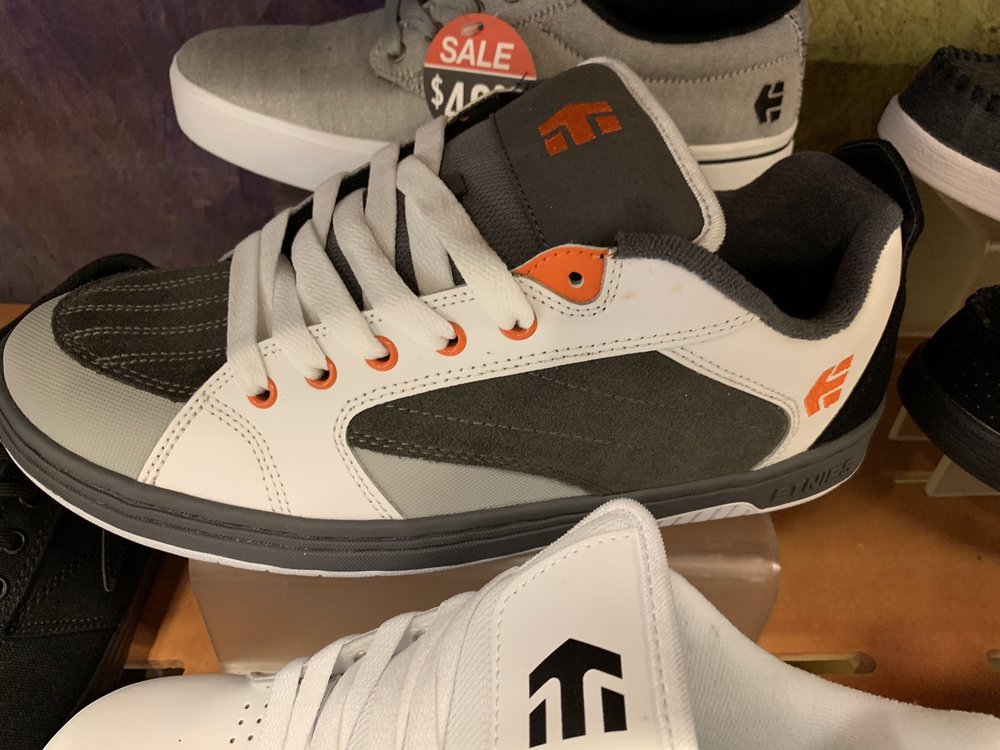 JOURNEYS 13 Reviews 5492 Meadowood Mall Cir, Reno, Nevada Shoe