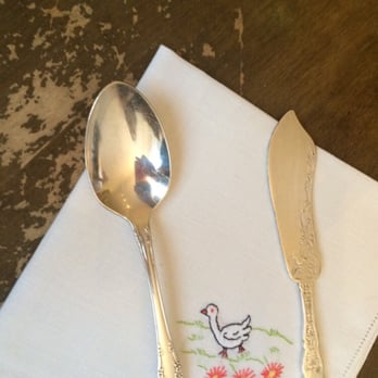 Kitten and the Bear - Coffee & Tea Near Me - Toronto, Ontario