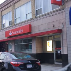 Santander - Santander of Somerville -- 403 Highland Avenue, Somerville Storefront