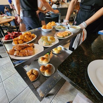 Ming's Bistro - Lunchtime...dim sum carts! - Dim Sum Near Me - Orlando, Florida Ming's Bistro - Lunchtime...dim sum carts! - Dim Sum Near Me - Orlando, Florida