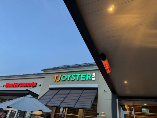 TJ Oyster Bar by null