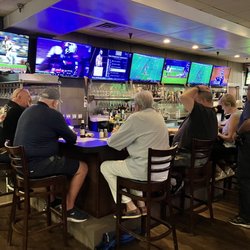 Duffy's Sports Grill - Lots of games