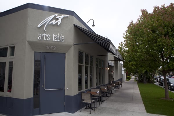 Art's Table by null