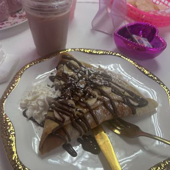 Cafe De Flores - Banana Classic Crepe - Desserts Near Me - Las Vegas, Nevada Cafe De Flores - Banana Classic Crepe - Desserts Near Me - Las Vegas, Nevada