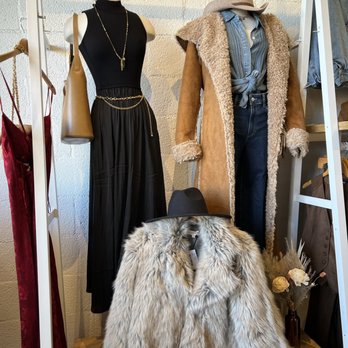 M.Fredric - Reversible coats - Women's Clothing Near Me - Studio City, California M.Fredric - Reversible coats - Women's Clothing Near Me - Studio City, California