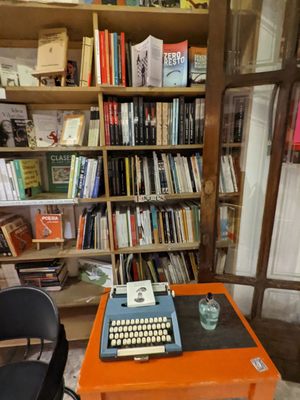 Ubik Café Cafetería Librería by null