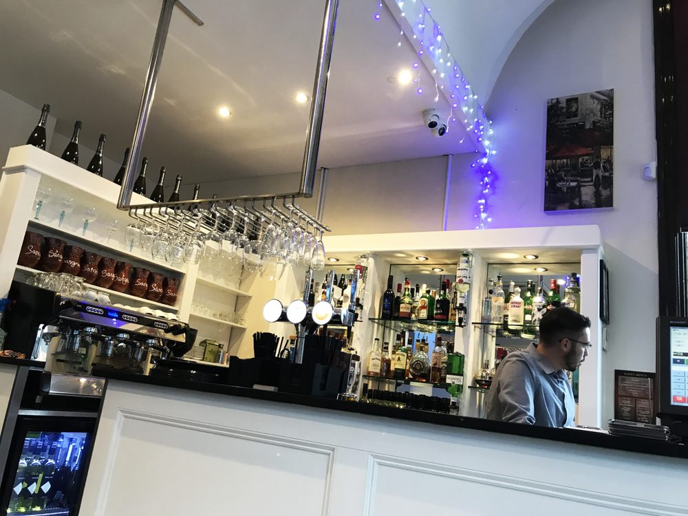 Tapaz Restaurant & Bar