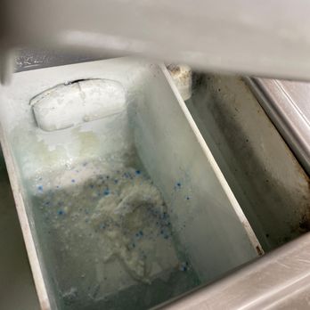 LC Starwash Coin Laundry - Never washed my clothes with detergent! Gross - Laundromat Near Me - Whittier, California