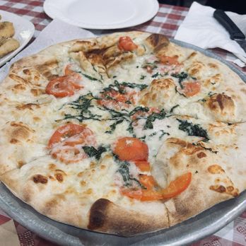 Ray's Pizzaria - Pizza Margherita - Pizza Near Me - San Antonio, Texas