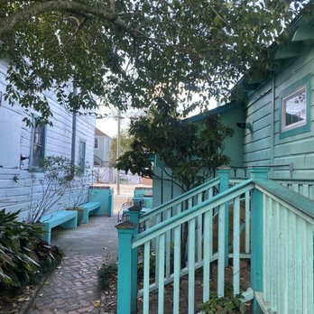 Huriyali - exterior courtyard area - Juice Bars & Smoothies Near Me - Charleston, South Carolina Huriyali - exterior courtyard area - Juice Bars & Smoothies Near Me - Charleston, South Carolina