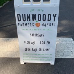 Dunwoody Farmer’s Market - Sign with hours