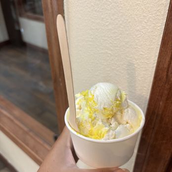 Ellies Ice Cream & Bodega - A cup of lemon bar ice cream - Coffee & Tea Near Me - Big Bear Lake, California Ellies Ice Cream & Bodega - A cup of lemon bar ice cream - Coffee & Tea Near Me - Big Bear Lake, California