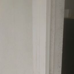 Cracked paint, dirty walls and floors Cracked paint, dirty walls and floors