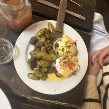 The Copper Hen - eggs benedict - New American Near Me - Minneapolis, Minnesota The Copper Hen - eggs benedict - New American Near Me - Minneapolis, Minnesota