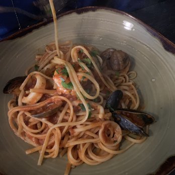 Albertini Restaurant - Fettuccine frutti di mare - Pizza Near Me - London, XGL