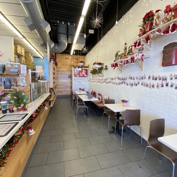 Teastori - Interior holiday decor - Bubble Tea Near Me - Tampa, Florida