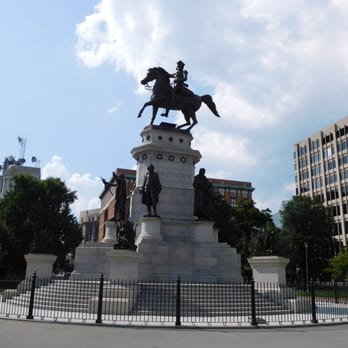 Virginia State Capitol - George Washington at the Virginia State Capitol in Richmond Richmond - Landmarks & Historical Buildings Near Me - Richmond, Virginia