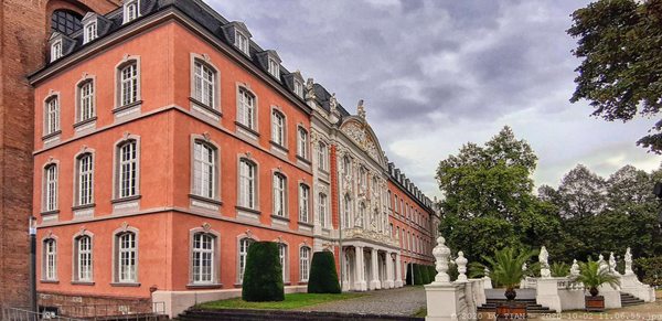 Electoral Palace by null