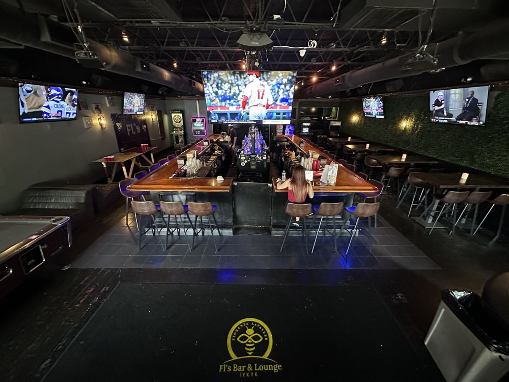 FL’s Bar & Lounge Image