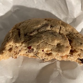 VG Pâtisserie - Hazelnut cookie - Patisserie/Cake Shop Near Me - Paris, 75 VG Pâtisserie - Hazelnut cookie - Patisserie/Cake Shop Near Me - Paris, 75