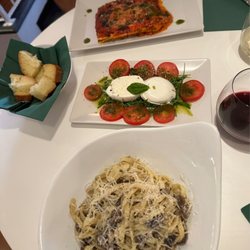 Babel - Capers salad, lasagna, fettuccini mushroom pasta