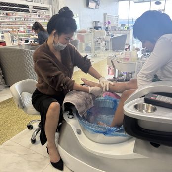 MK Nail Salon - Nail Salons Near Me - Carmel, Indiana