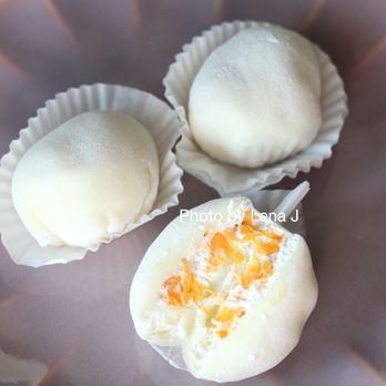 Moment - Mango Mochi Snowball 芒果雪媚娘 ($11.50) - Bakeries Near Me - Champaign, Illinois Moment - Mango Mochi Snowball 芒果雪媚娘 ($11.50) - Bakeries Near Me - Champaign, Illinois