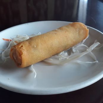 The Eastern Pearl - Spring Roll (lunch menu option) - Cantonese Near Me - Buffalo, New York The Eastern Pearl - Spring Roll (lunch menu option) - Cantonese Near Me - Buffalo, New York