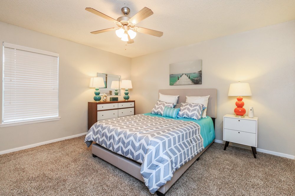 ENVUE SQUARE Updated March 2024 15 Photos 123 Winkler Dr, Houston