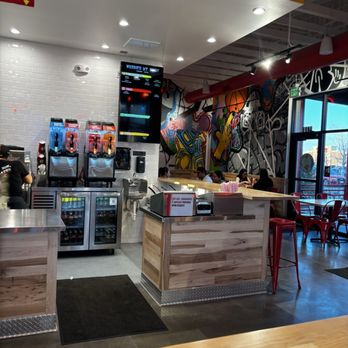 Dave's Hot Chicken - Chicken Shop Near Me - Aurora, Colorado