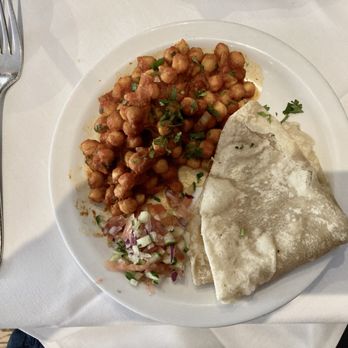 Ashiana Spice - Chot poti £4.50 An authentic bazaar dish of chickpeas, pan fried with shallots and tamarind massalla, served on a bed of puree. - Restaurants Near Me - Royston, HRT