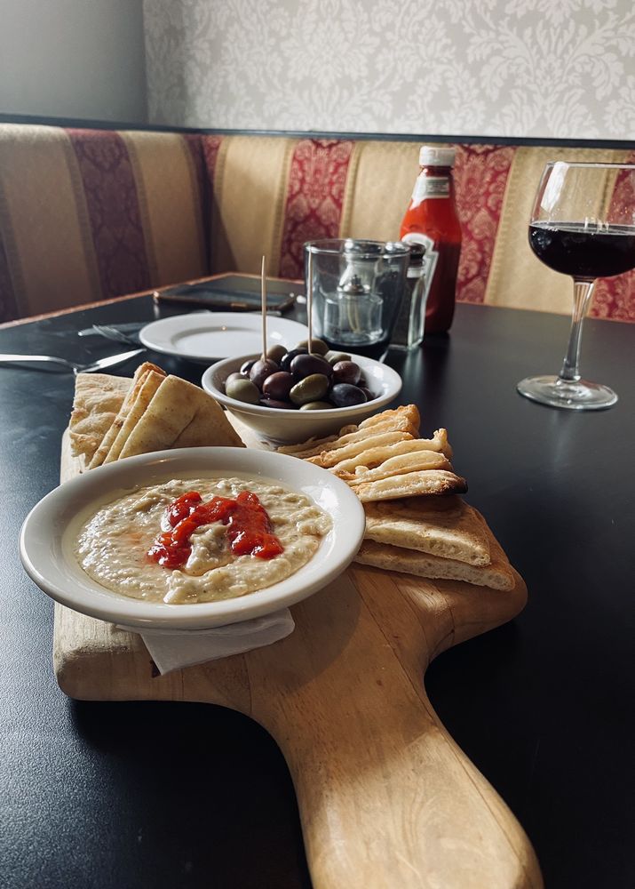 THE HEIGHTS BAR AND GRILL Updated May 2024 99 Photos & 114 Reviews