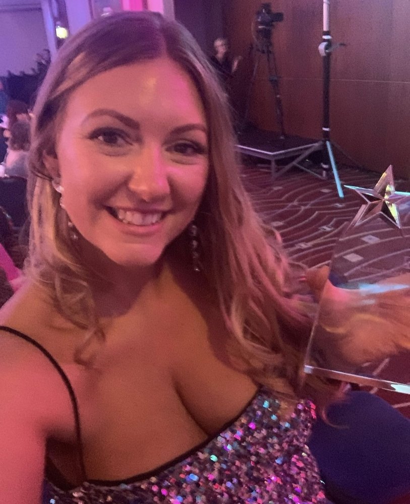 Two Sisters Salon Logo