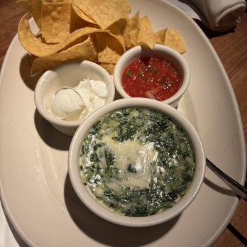 Houston's Restaurant - spinach & artichoke dip - Steakhouses Near Me - Pasadena, California Houston's Restaurant - spinach & artichoke dip - Steakhouses Near Me - Pasadena, California