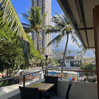 Waffle and Berry - Waffles Near Me - Honolulu, Hawaii