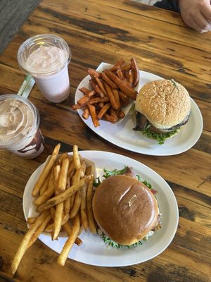 206 Burger Co. ( Lower Queen Ann ) by null