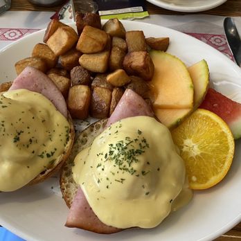 Cafe Bistro L'omelette - Eggs Benedict $27 - Italian Near Me - Quebec City, Quebec Cafe Bistro L'omelette - Eggs Benedict $27 - Italian Near Me - Quebec City, Quebec