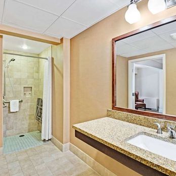 Ramada Seekonk Providence Area - ADA Bathroom - Hotels Near Me - Seekonk, Massachusetts Ramada Seekonk Providence Area - ADA Bathroom - Hotels Near Me - Seekonk, Massachusetts